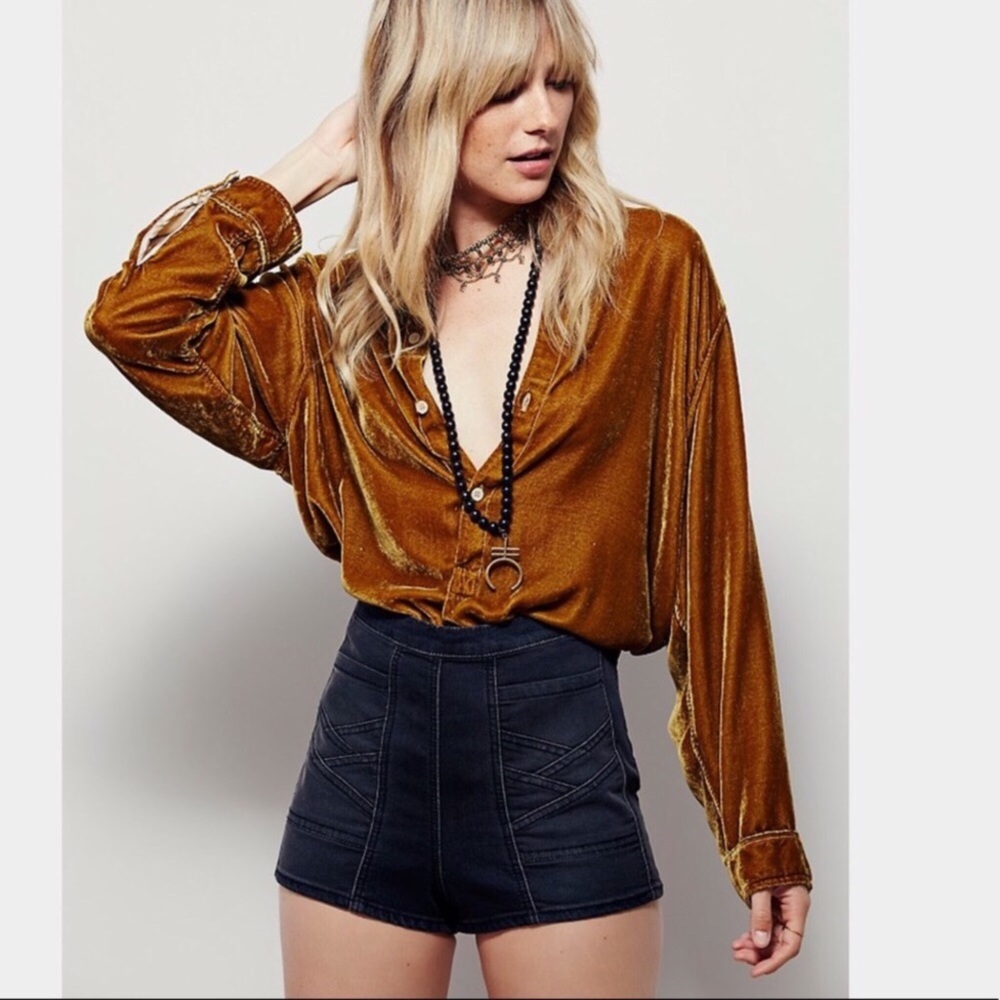 LAST CHANCE donating Monday Free People Radar Love High Rose Shorts